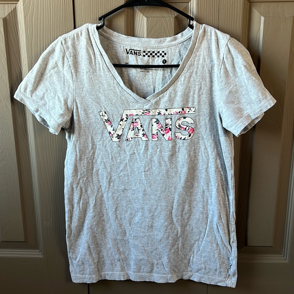 💐 VANS Floral V-neck Tee